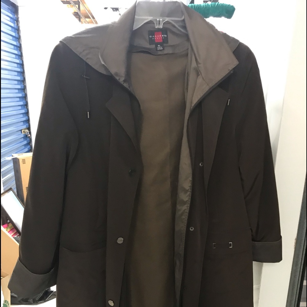 Ladies raincoat with zip out lining and hood